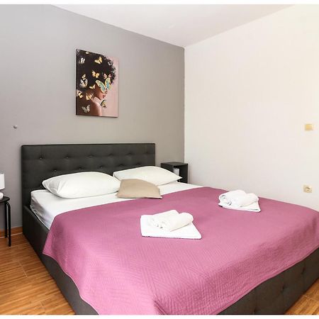 M&Z Apartmani Primosten Bagian luar foto